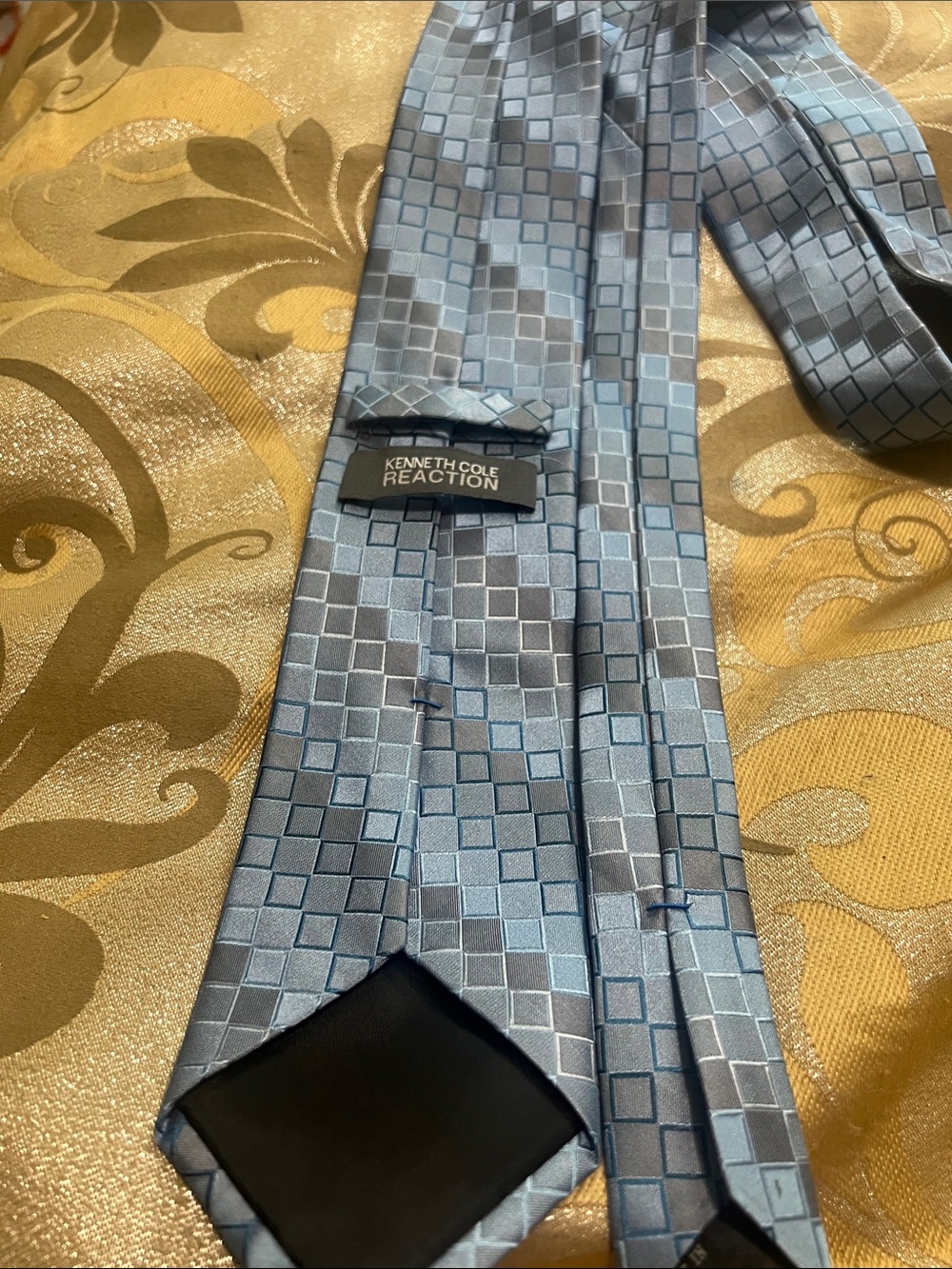 Kenneth Cole Reaction Men’s Necktie Blue Gray Geometric Puxel Square Grid Tie